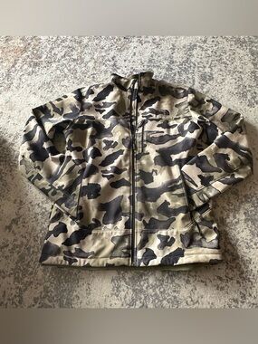 EUC The North Face Camo Softshell Camo Field Jacket--sz Large